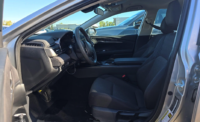 Used 2025 Toyota Camry LE FWD image 4