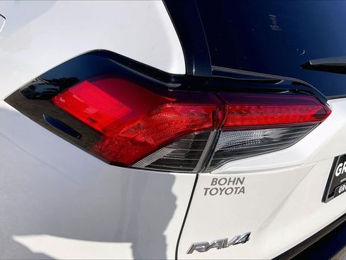 Used 2022 Toyota RAV4 SE AWD/4WD image 29