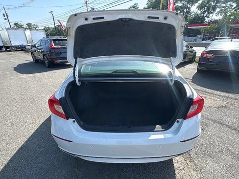 Used 2018 Honda Accord Touring image 17