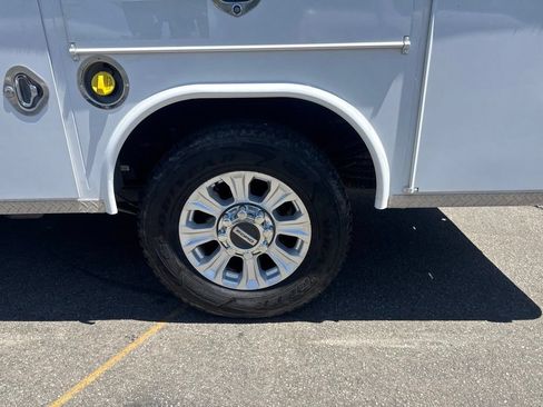 Used 2021 Ford F250 XL w/ STX Appearance Package RWD image 4