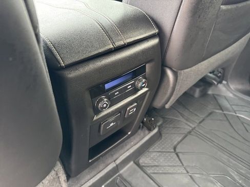 Used 2023 Chevrolet Traverse LT w/ LT Premium Package image 29