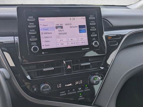 Used 2024 Toyota Camry SE image 14