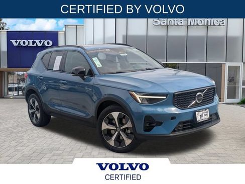 Certified 2023 Volvo XC40 B5 Plus w/ Protection Package Premier AWD/4WD image 1