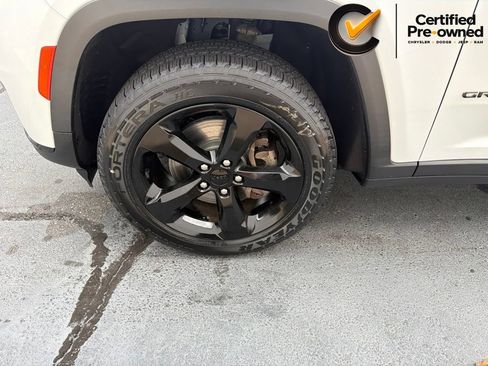 Certified 2023 Jeep Grand Cherokee L Limited w/ Black Appearance Package AWD/4WD image 17