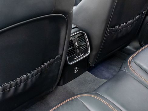 Certified 2023 Porsche Macan S image 16