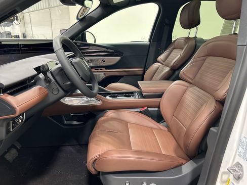 New 2026 Lincoln Nautilus Reserve image 9