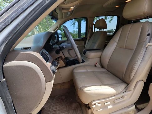 Used 2012 Chevrolet Avalanche LT w/ Suspension Package, Off-Road AWD/4WD image 13