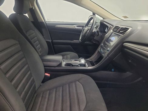 Used 2019 Ford Fusion SE image 21