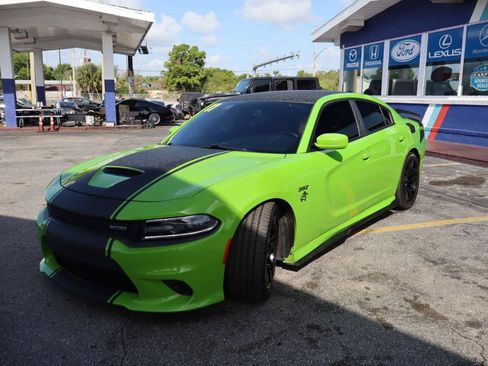 Used 2017 Dodge Charger R/T RWD image 7