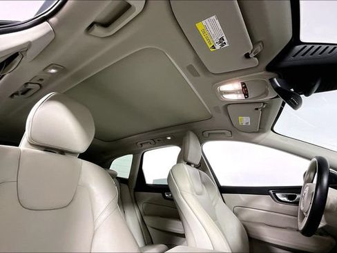 Used 2023 Volvo XC60 B5 Plus w/ Climate Package AWD/4WD image 22