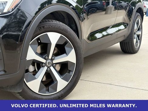 Certified 2025 Volvo XC40 B5 Plus AWD/4WD image 11