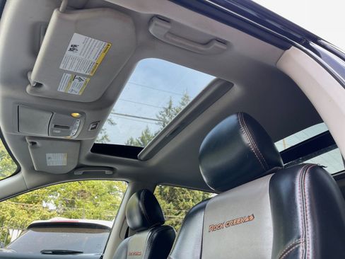 Used 2019 Nissan Pathfinder SL image 12
