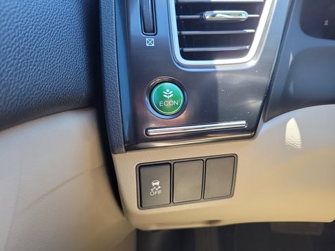 Used 2015 Honda Civic SE image 27