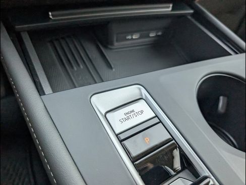 Certified 2025 Volkswagen Atlas SE FWD image 19