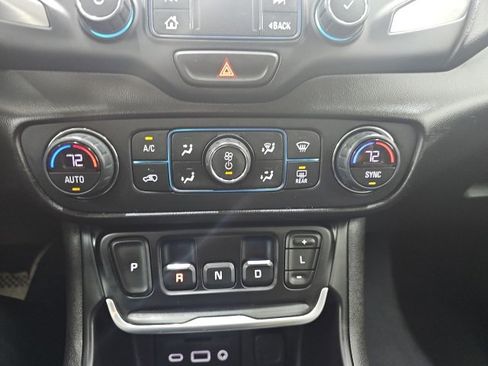 Used 2020 GMC Terrain SLT w/ Preferred Package image 7