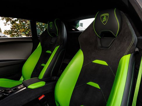 Used 2023 Lamborghini Huracan Tecnica image 34