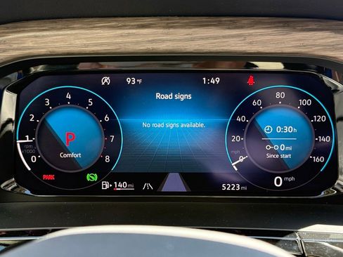 Used 2025 Volkswagen Atlas SEL image 26