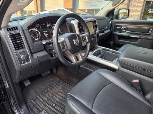 Used 2017 RAM 1500 Laramie w/ Convenience Group AWD/4WD image 11