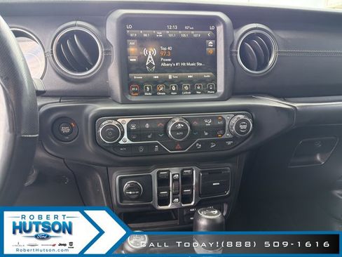 Used 2019 Jeep Wrangler Unlimited Sahara w/ Quick Order Package 24M Moab AWD/4WD image 15