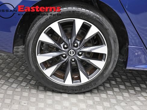 Used 2019 Nissan Sentra SR FWD image 30
