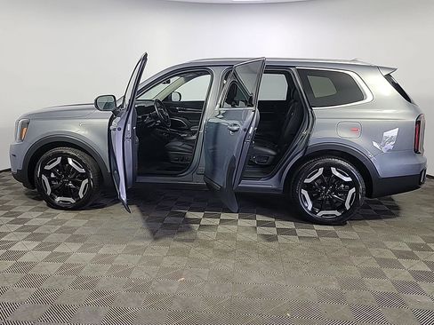 Used 2025 Kia Telluride EX w/ EX Captain's Chair Package AWD/4WD image 15