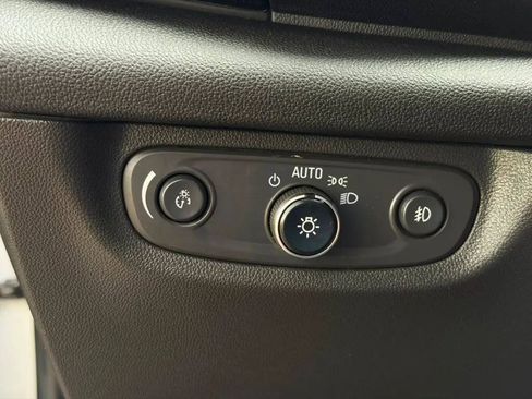Used 2018 Buick Regal Preferred FWD image 16
