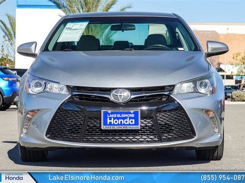 Used 2017 Toyota Camry XSE image 3