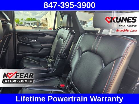 Used 2025 Honda Pilot TrailSport image 27