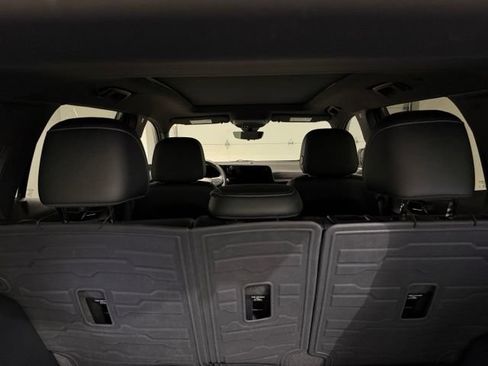 Used 2025 Chevrolet Equinox LT w/ Convenience Package II FWD image 10