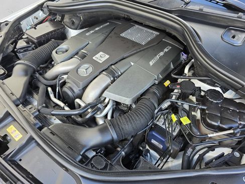 Used 2016 Mercedes-Benz GL 63 AMG 4MATIC image 38