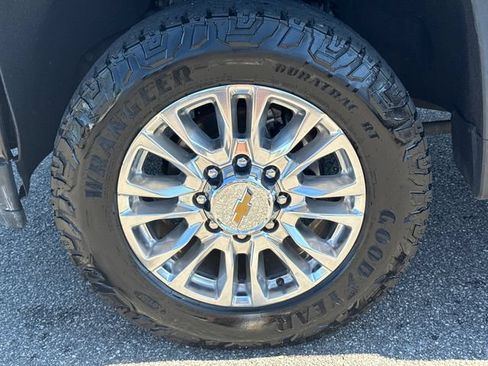 Used 2023 Chevrolet Silverado 3500 High Country AWD/4WD image 11
