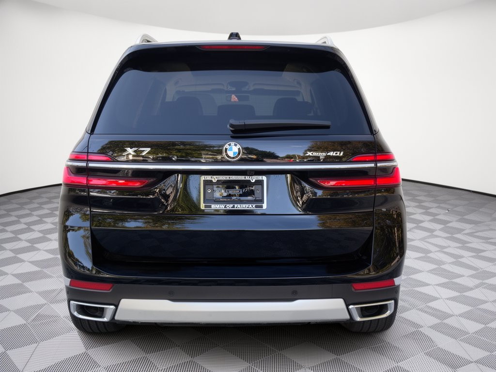 Used 2027 BMW X7 xDrive40i AWD/4WD image 11