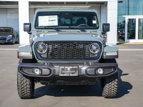 New 2026 Jeep Gladiator Sport image 2