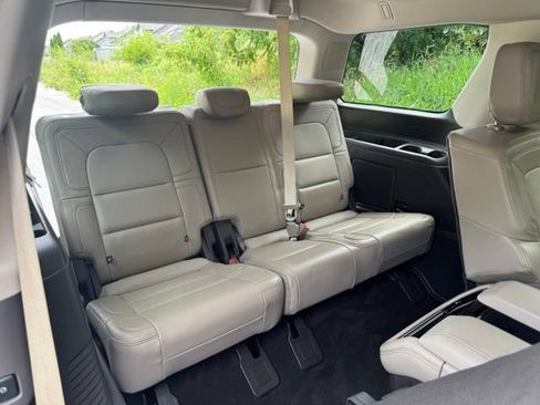 Used 2023 Lincoln Navigator Reserve AWD/4WD image 19