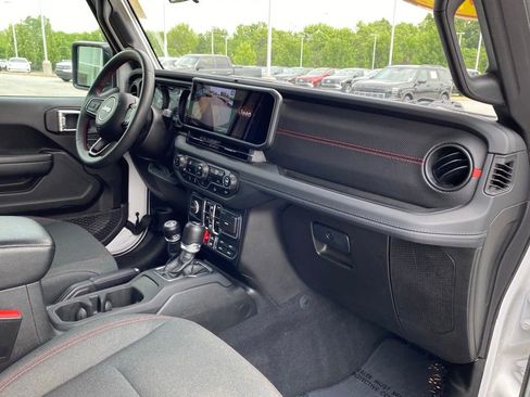 Used 2024 Jeep Wrangler Unlimited Rubicon AWD/4WD image 30