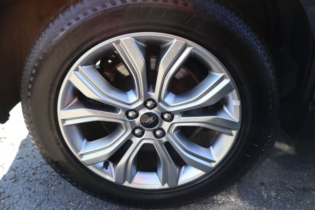 Used 2024 Ford Edge Titanium AWD/4WD image 12