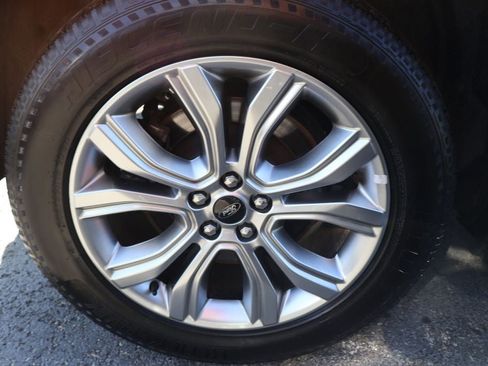 Used 2024 Ford Edge Titanium AWD/4WD image 12