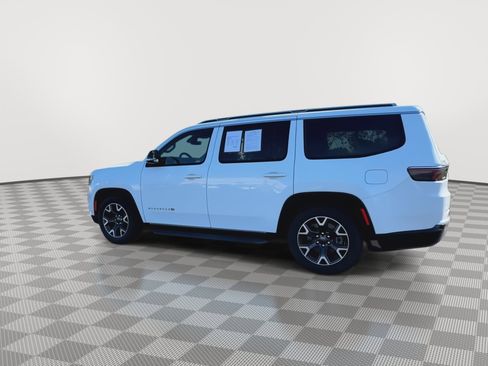 Used 2024 Jeep Wagoneer Series III w/ Flexible Seating Group image 6