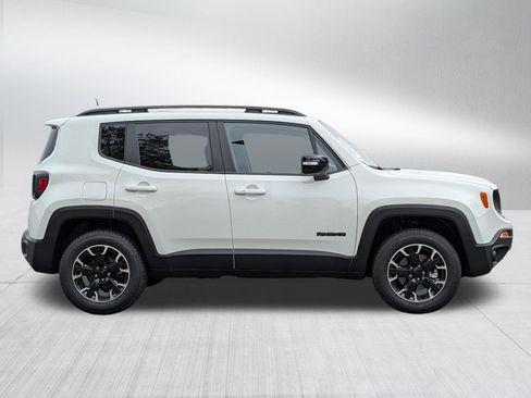 Used 2023 Jeep Renegade Latitude AWD/4WD image 8