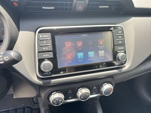 New 2025 Nissan Kicks Play S image 19