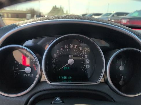 Used 2004 Chevrolet SSR w/ Preferred Equipment Group image 24