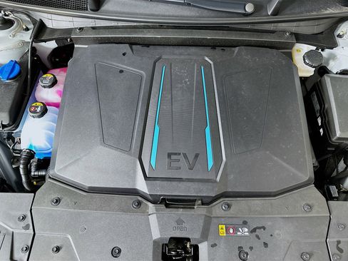 Used 2024 Hyundai Ioniq 5 SEL RWD image 33