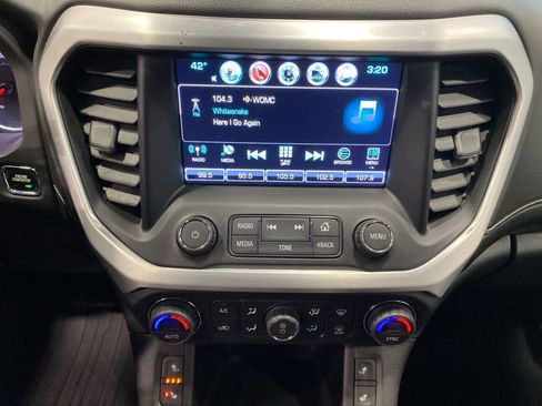 Used 2019 GMC Acadia SLE w/ LPO, Floor Liner Package FWD image 12