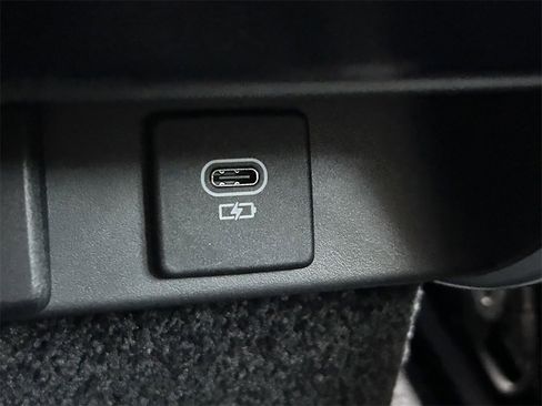 Used 2023 Land Rover Range Rover SE image 24