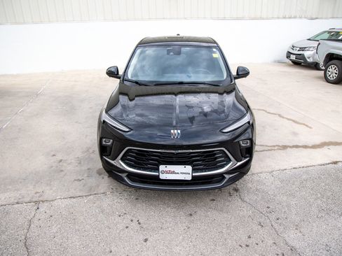 Used 2025 Buick Encore GX Preferred w/ Advanced Technology Package image 4