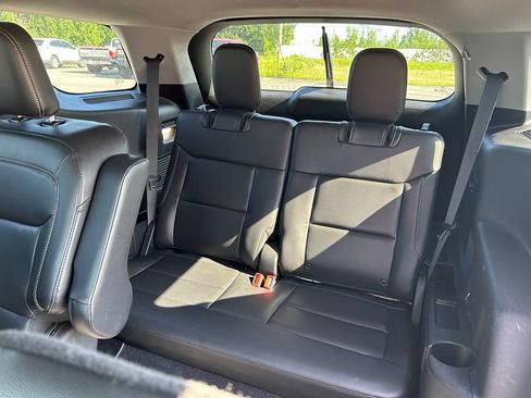 Used 2020 Ford Explorer XLT w/ Equipment Group 202A AWD/4WD image 37
