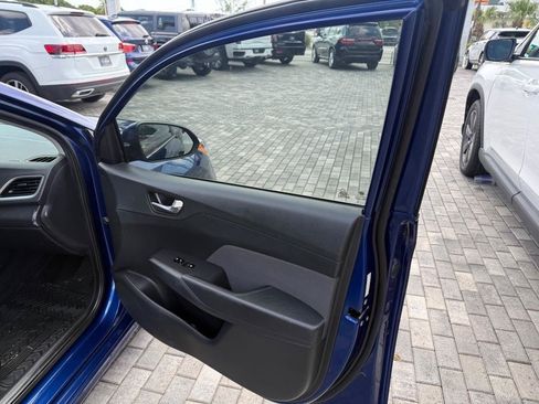 Used 2021 Hyundai Accent Limited FWD image 28
