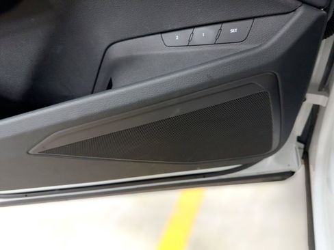 Used 2024 Audi Q8 e-tron Premium image 21