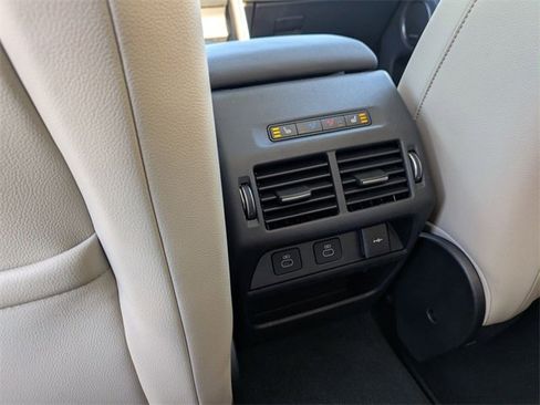 Used 2025 Land Rover Discovery Sport S image 13