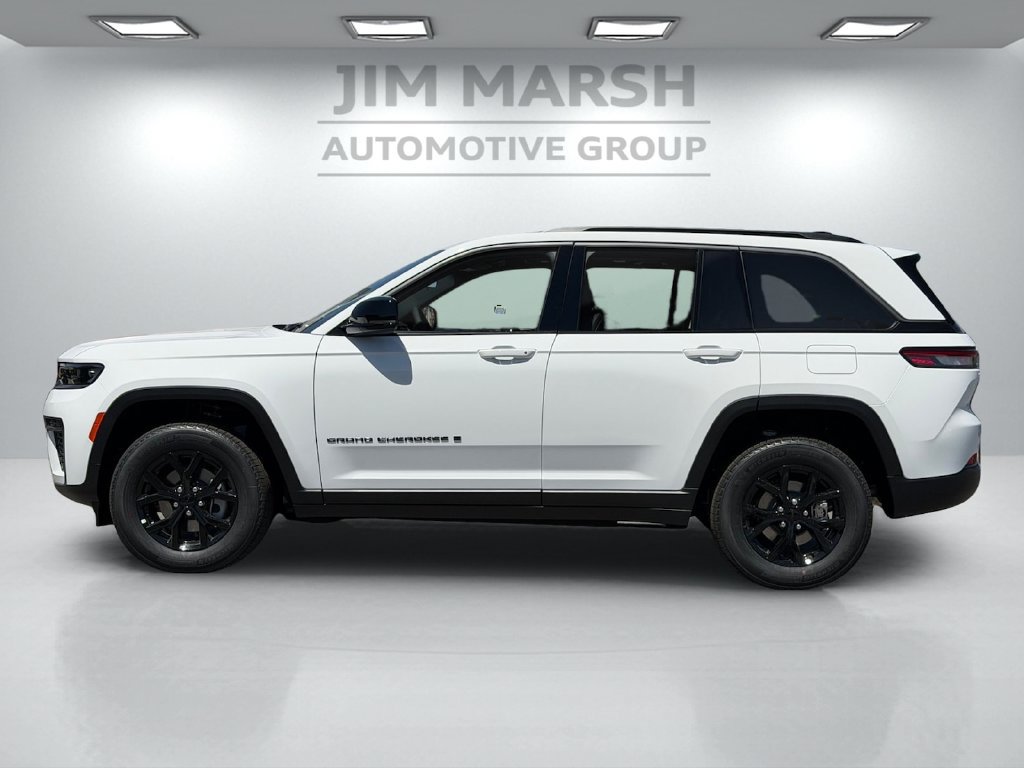 New 2026 Jeep Grand Cherokee Altitude RWD image 3